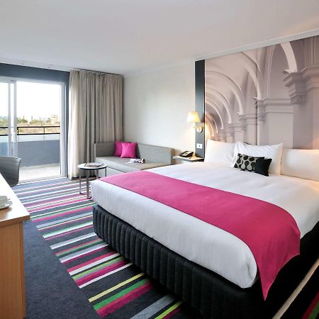 Mercure Melbourne Treasury Gardens Екстериор снимка