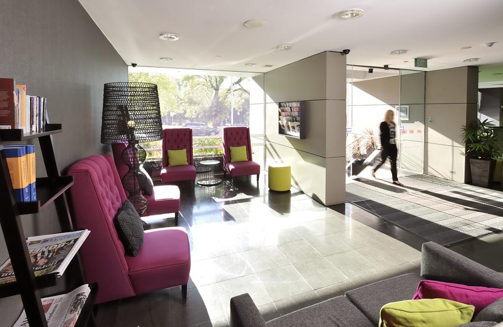 Mercure Melbourne Treasury Gardens Екстериор снимка