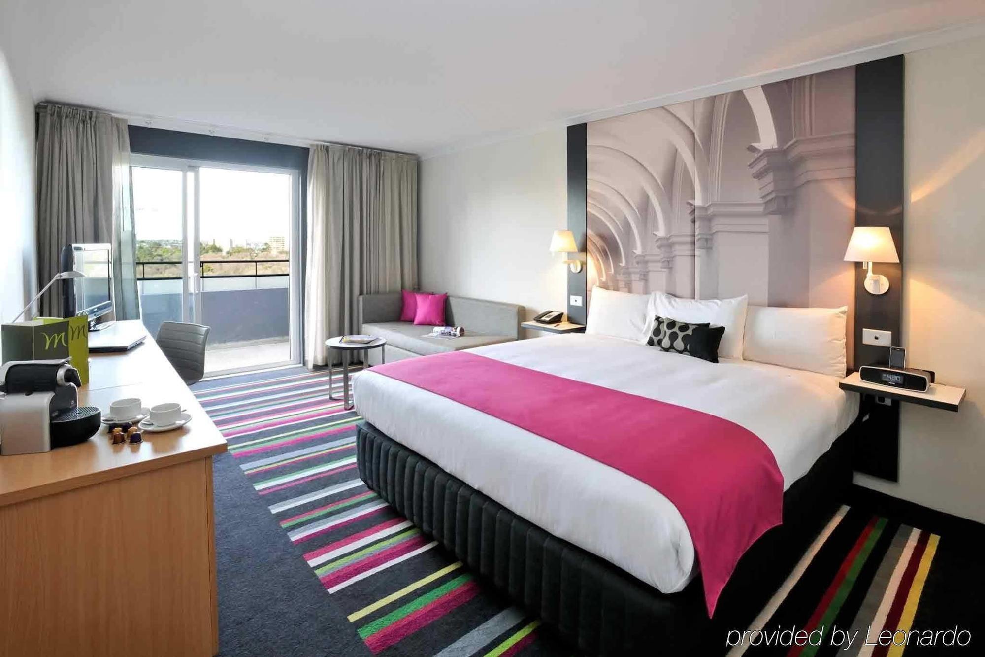 Mercure Melbourne Treasury Gardens Екстериор снимка